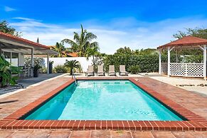 Modern Villa Private Pool 4min to Beaches!