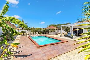 Modern Villa Private Pool 4min to Beaches!