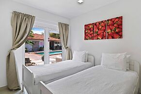 Modern Villa Private Pool 4min to Beaches!