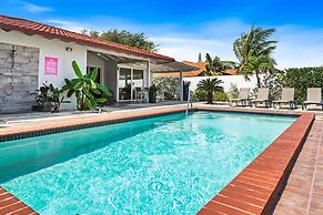 Modern Villa Private Pool 4min to Beaches!