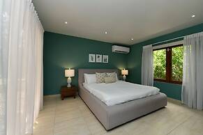 Secluded Villa With Pool3min to Beachfree Utilities