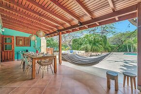 Secluded Villa With Pool3min to Beachfree Utilities