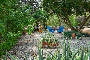 Secluded Villa With Pool3min to Beachfree Utilities