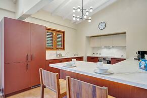 Secluded Villa With Pool3min to Beachfree Utilities
