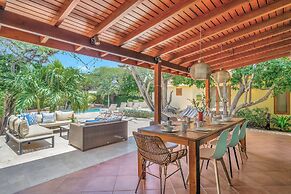 Secluded Villa With Pool3min to Beachfree Utilities
