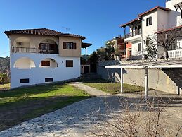 Apt - Sleeps 4 - Pets Ok - Parking - Balcony