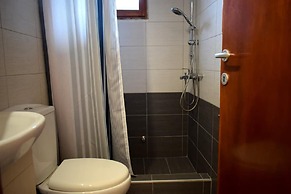 Apt - Sleeps 4 - Pets Ok - Parking - Balcony
