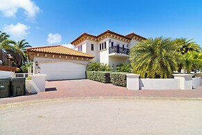 Upscale Ocean View Villa With Pool + Outdoor Kitchen