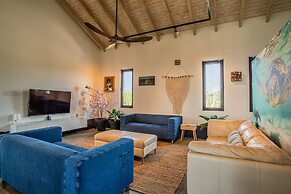 Luxurious Ocean View Getaway!