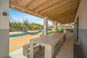 Luxurious Ocean View Getaway!