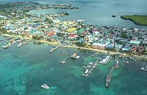 Hotel Coastalbay 2