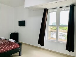 Hotel Coastalbay 2