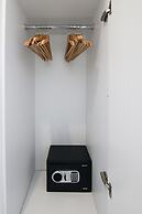 Phaedrus Living: Seaside Luxury Flat Harbour 110