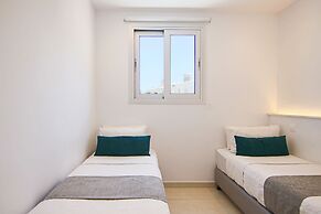 Phaedrus Living: Seaside Deluxe Flat Harbour 112
