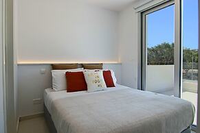 Phaedrus Living: Seaside Deluxe Flat Harbour 112