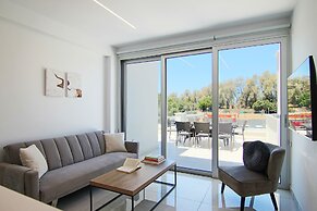 Phaedrus Living: Seaside Deluxe Flat Harbour 112