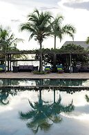 Giraffe Beach Hotel