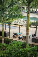 Giraffe Beach Hotel