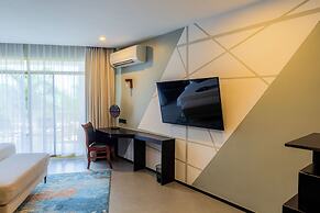 Giraffe Beach Hotel
