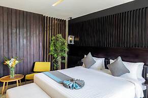 Giraffe Beach Hotel