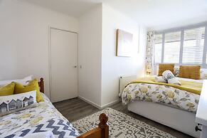 Sea View 3 Bedroom Seaside Property
