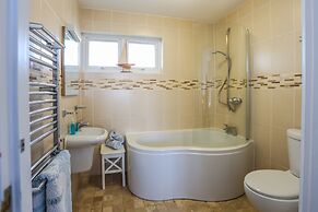 Sea View 3 Bedroom Seaside Property