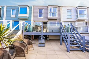 Sea View 3 Bedroom Seaside Property