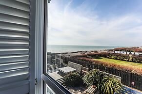 Sea View 3 Bedroom Seaside Property
