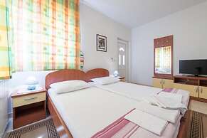 Villa Borna Apartments