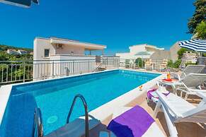 Villa Borna Apartments