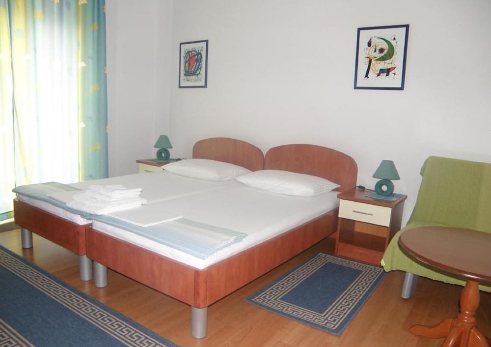 Villa Borna Apartments