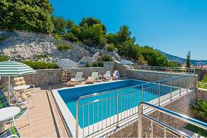 Villa Borna Apartments
