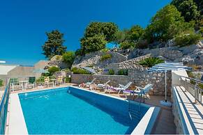 Villa Borna Apartments