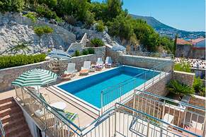Villa Borna Apartments
