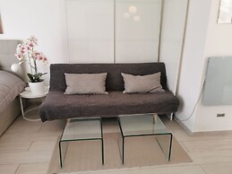 Apartment - Sleeps 2 - Parking - 5min To La Frasca