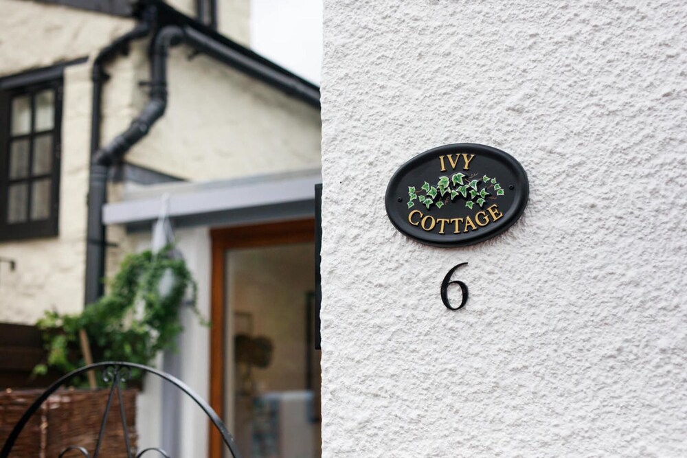 Luxury Thatched Country Cottage - Dartmoor, Devon
