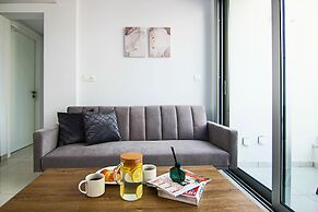 Phaedrus Living Seaside Executive Flat Harbour 208