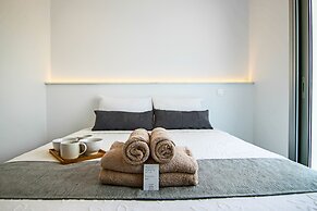 Phaedrus Living Seaside Executive Flat Harbour 208