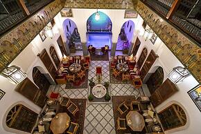 Room in B&B - Riad Authentic Palace & Spa - Suite Al Casaba