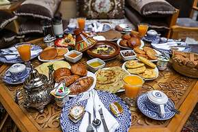 Room in B&B - Riad Authentic Palace & Spa - Suite Al Casaba