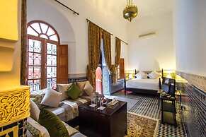 Room in B&B - Riad Authentic Palace & Spa - Suite Al Ambra