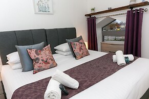 Strawberry Line, Flat 1