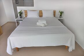 Sea Breeze Hotel