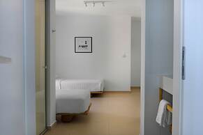 Sea Breeze Hotel