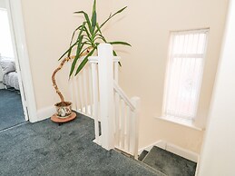 4 Dorothy Avenue