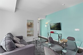 The Bay Suites - Entertainment Dist