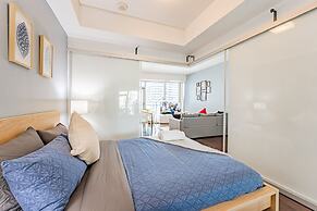 The Bay Suites - Entertainment Dist