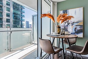 The Bay Suites - Entertainment Dist