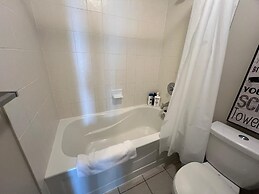 The Bay Suites - Entertainment Dist