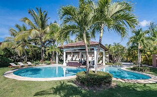 Luxury Stunning Villa in Cocotal With Pool